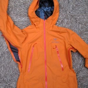 Arc'teryx Zeta AR jacket Gortex Shell Women Large